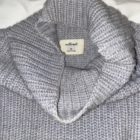 Aritzia knit sweater - Picture 2 of 3